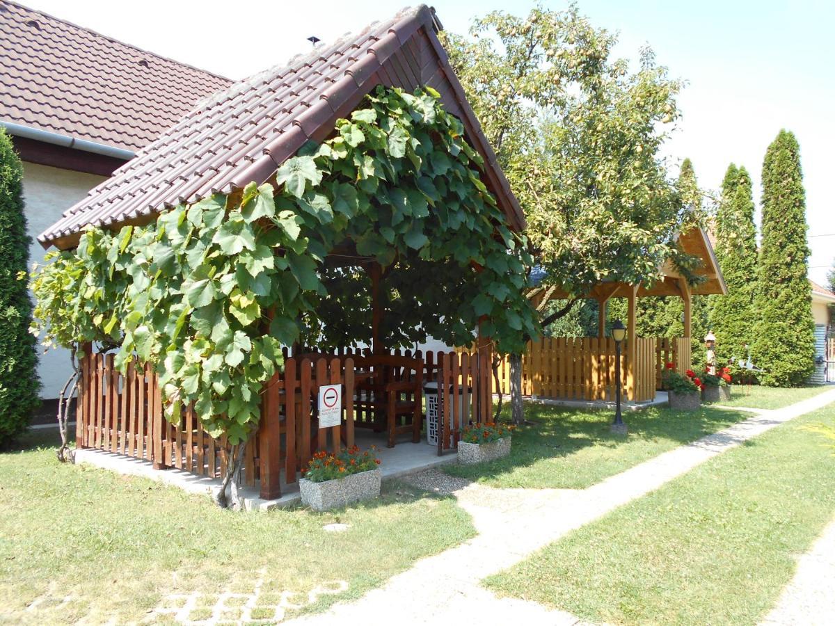 Bed and Breakfast Arpad Panzio Дьёр Экстерьер фото