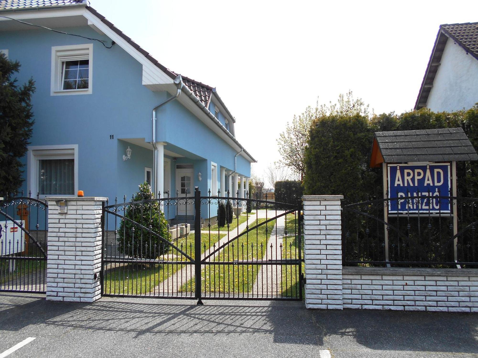 Bed and Breakfast Arpad Panzio Дьёр Экстерьер фото